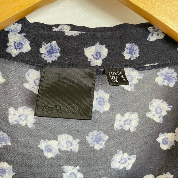 In Wear feminine floral blouse - Picture 2 of 9